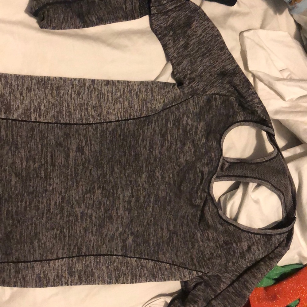 cute athletic top!!